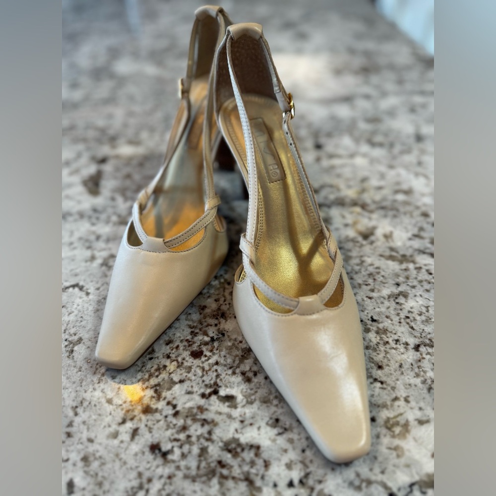 Unisa Creamy Leather Heels